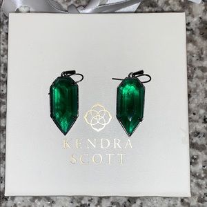 NEW EMERALD KENDRA SCOTT EARRINGS